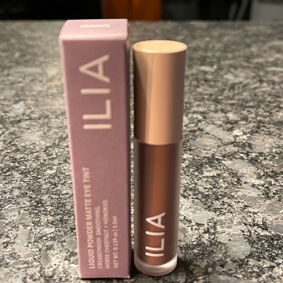 ILIA Liquid Powder Eye Tint in Tannin a rich brown cream to powder award winning - Picture 9 of 10